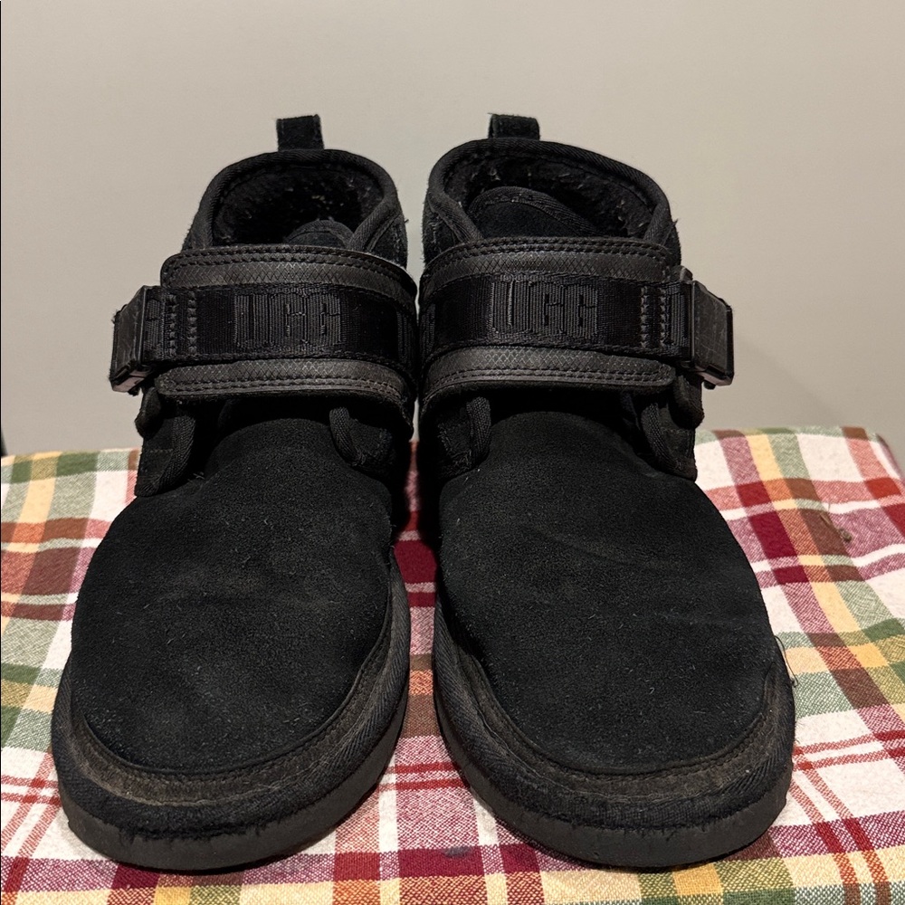 Men’s Ugg ankle boots with adjustable strap size 9 (42 eu)